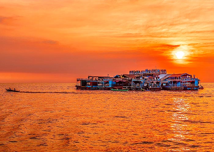 Watch the beautiful sunset on Tonle Sap Lake 