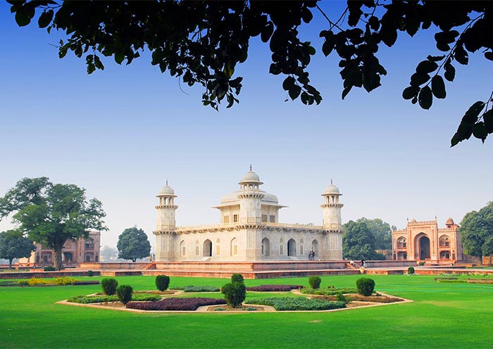 How to Get From Delhi to Agra