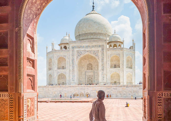 An ivory-white marble mausoleum in Agra An ivory-white marble mausoleum in Agra