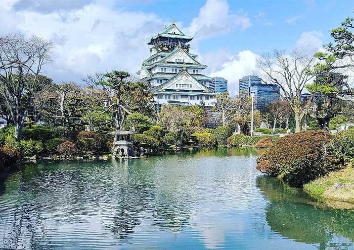 Riverfront, Osaka Castle