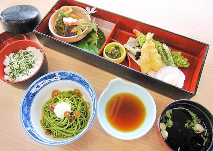 Enjoy matcha soba noodles in Uji