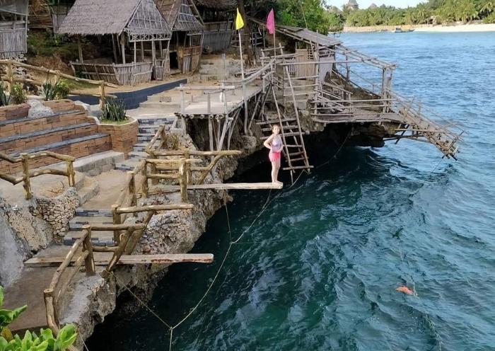 Magic Island Cliff Diving, Boracay 