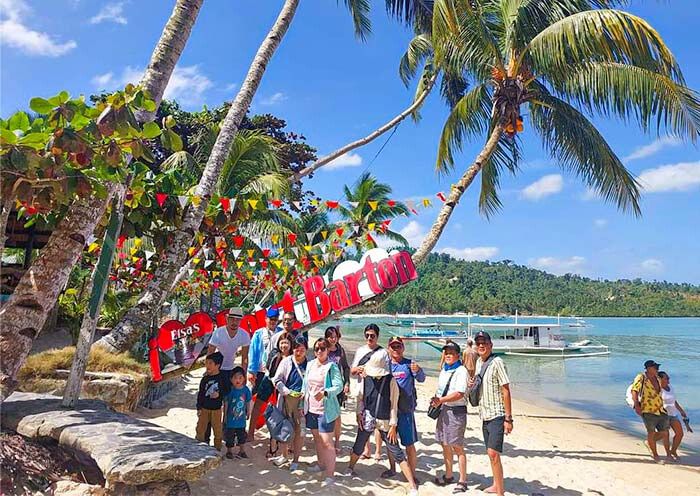 Our guests at Port Barton Island Hopping