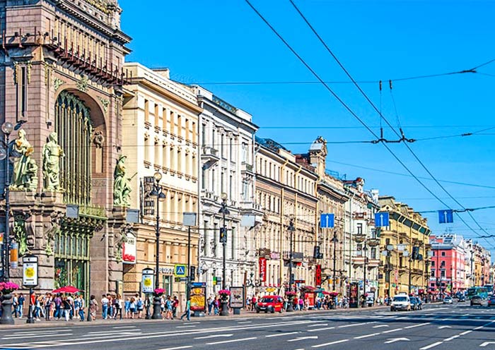 Nevsky Prospect, Main street for shopping and sightseeing