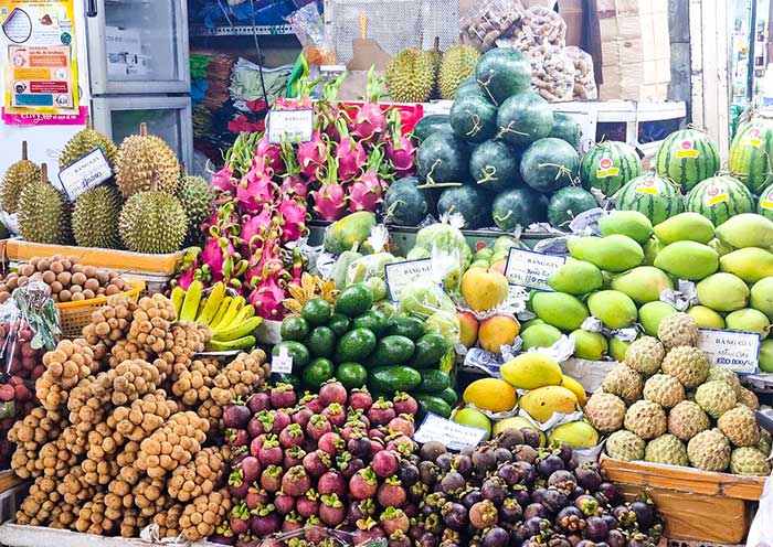 Ben Thanh Market local fruits