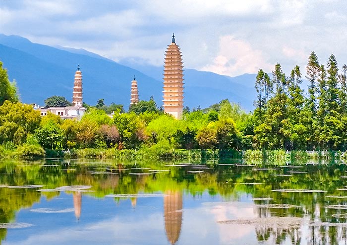 Dali Three Pagodas: Three Pagodas of Chongsheng Temple, Yunnan