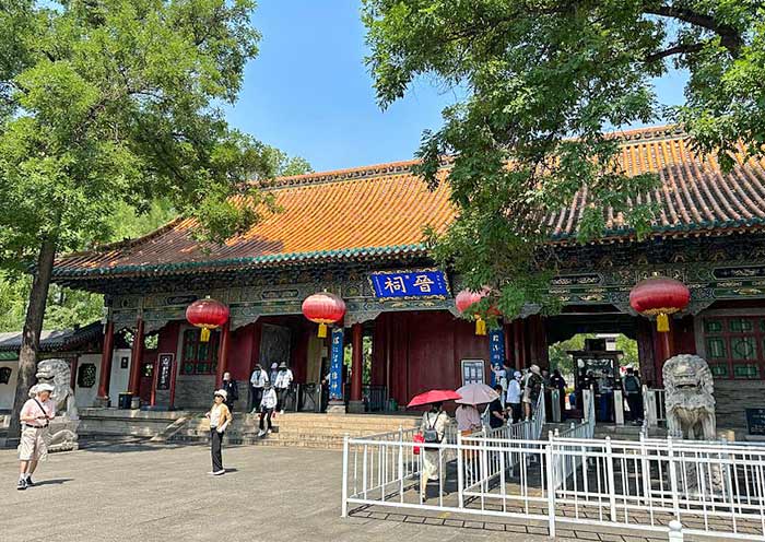 Jinci Temple,  commemorates the founding ancestor of the Jin state