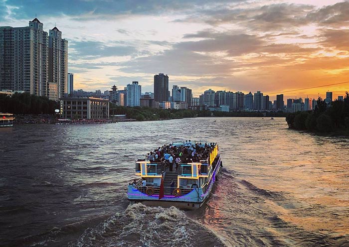 Cruise on Yellow River, Lanzhou