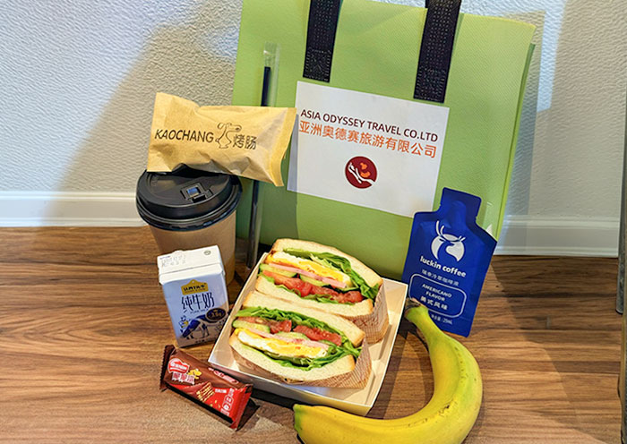 AOT Exclusive Li River Cruise Lunch AOT Exclusive Li River Cruise Lunch