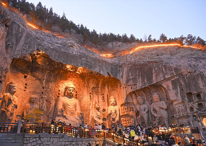 Visit Longmen Grottoes at Night