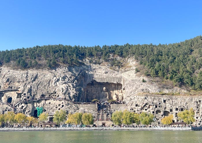 Western Hill of Longmen Grottoes 