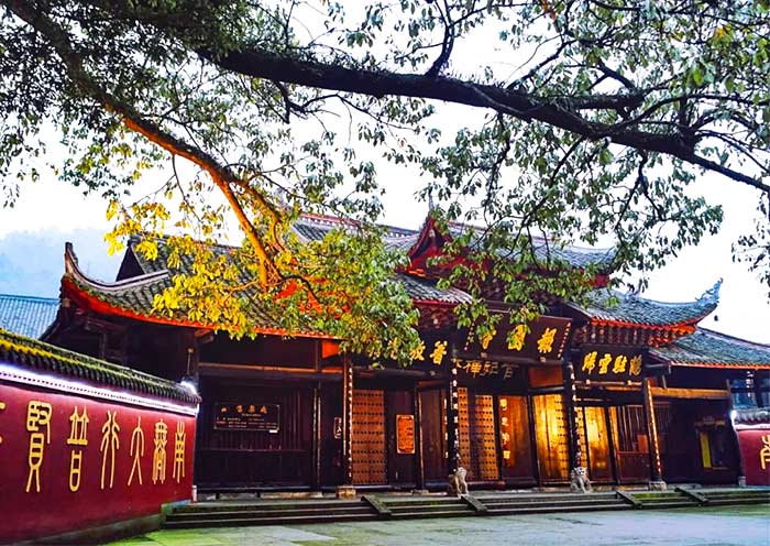Tranquil Baoguo Temple of Mount Emei Tranquil Baoguo Temple of Mount Emei