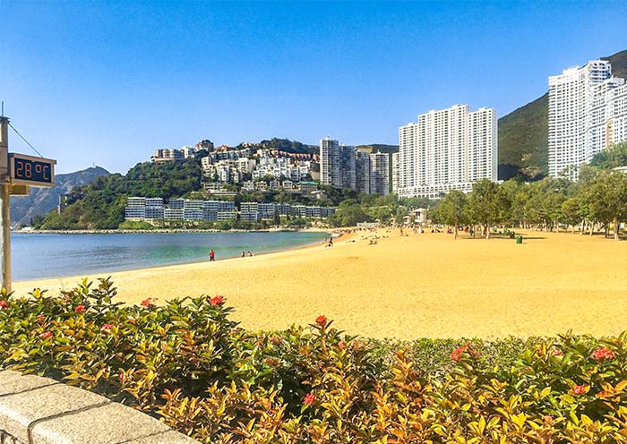 Sandy beach of Repulse Bay