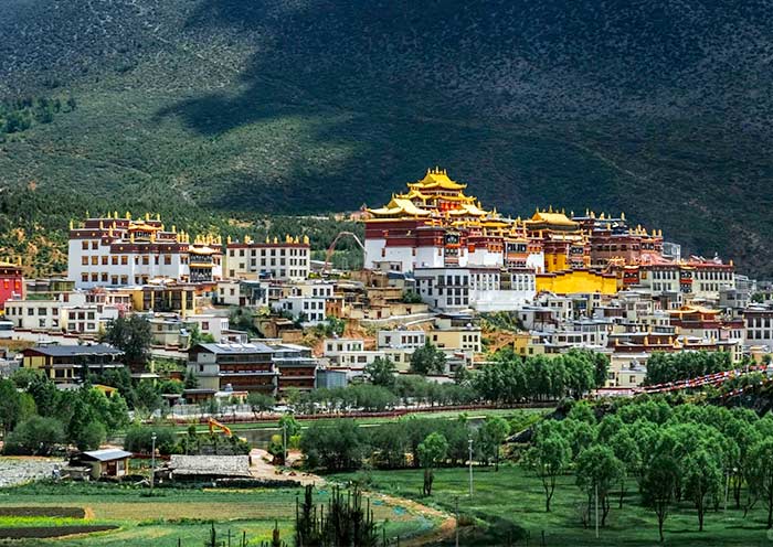 Songzanlin Monastery, the largest monasteries in Yunnan Songzanlin Monastery, the largest monasteries in Yunnan