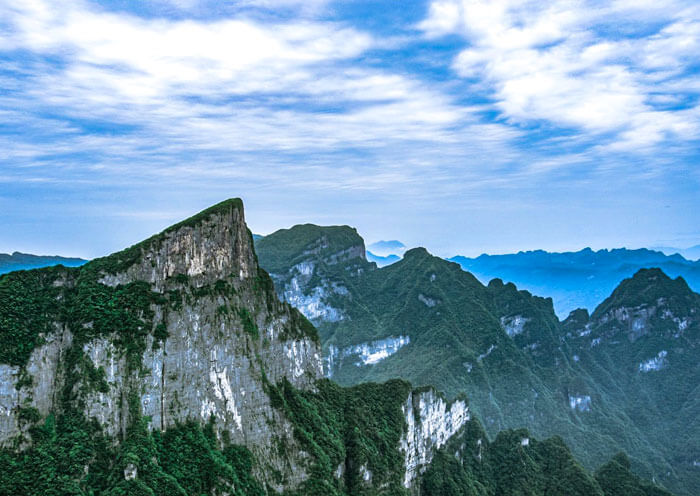 Tianmen Mountain: Tianmen Mountain National Park in Zhangjiajie