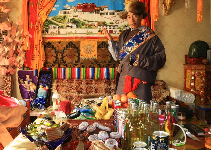 Prepare for Tibetan New Year Festival