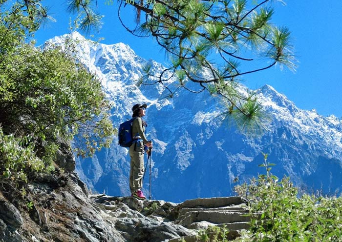 Admire Jade Dragon Snow Mountain during Tiger Leaping Gorge Hiking