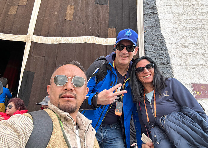 Travel with AOT in Tibet Travel with AOT in Tibet