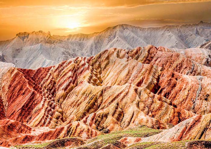 Witness vibrant mesas at Zhangye's Danxia National Park