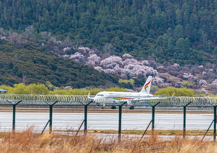 Sichuan Tibet Train