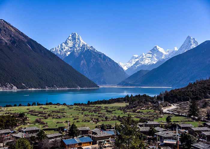 Idyllic Basumtso Lake in Nyingchi