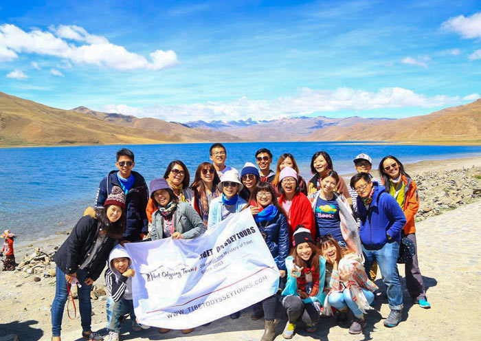 Our Guests at Yamdrok Lake 