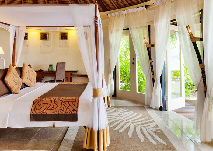 Banyan Tree Vabbinfaru Beachfront Pool Villa
