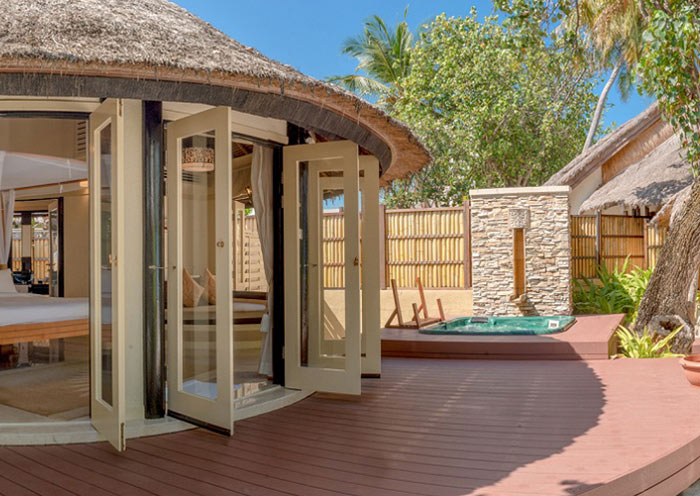 Banyan Tree Vabbinfaru Grand Beachfront Pool Villa
