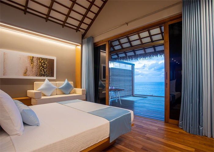 Cinnamon Velifushi Sunset Water Bungalow with Jacuzzi