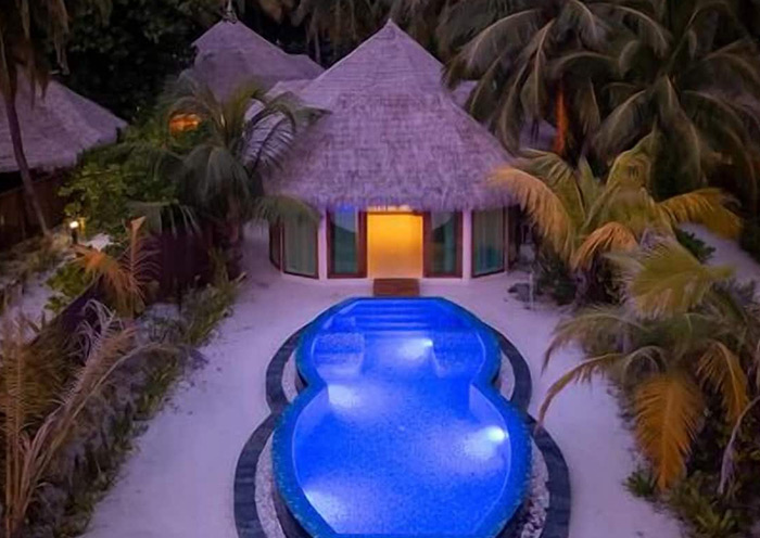 Kihaa Island Maldives - Sunset Beach Suite with Infinity Pool
