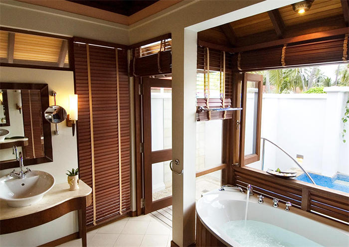 Kurumba Maldives Resort - Beach Villa
