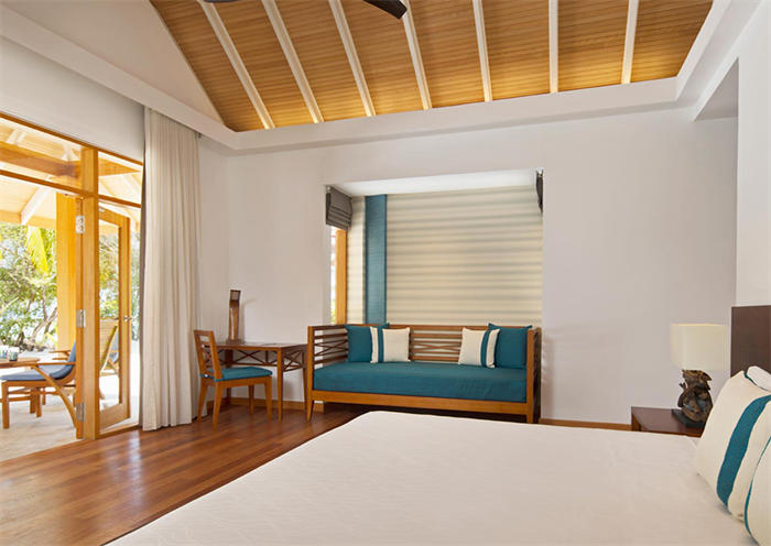 Kurumba Maldives Resort - Beachfront Deluxe Bungalow
