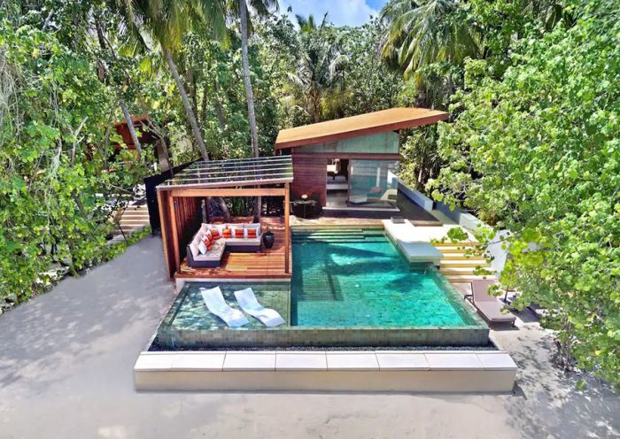 Deluxe Beach Pool Villa
