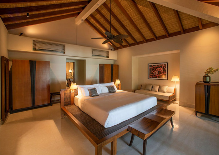 The Residence Maldives Dhigurah - Sunrise/Sunset Beach Pool Villa
