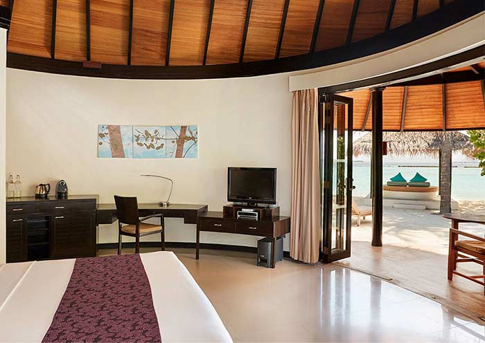 Sun Siyam lru Fushi Maldives Deluxe Beach Villa
