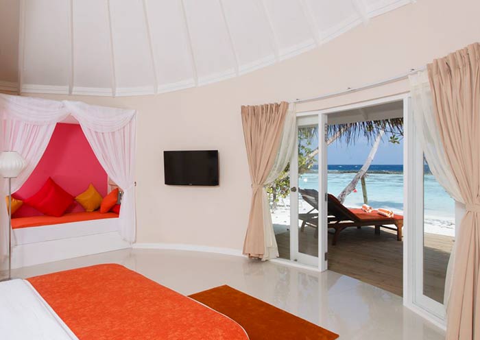 Sun Siyam Vilu Reef Deluxe Beach Villa
