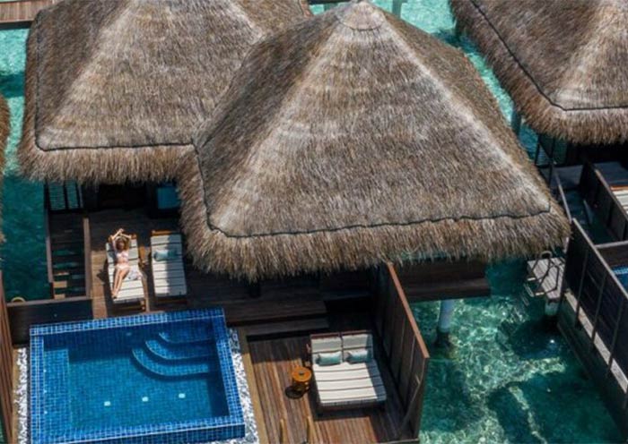 Deluxe Lagoon Villas with Pool
