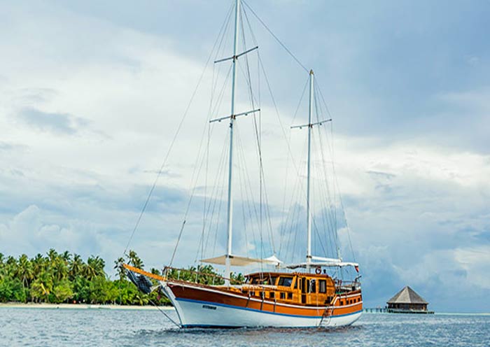 Gomafulhu Yacht